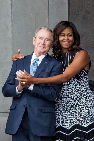 George'as W. Bushas ir Michelle Obamos